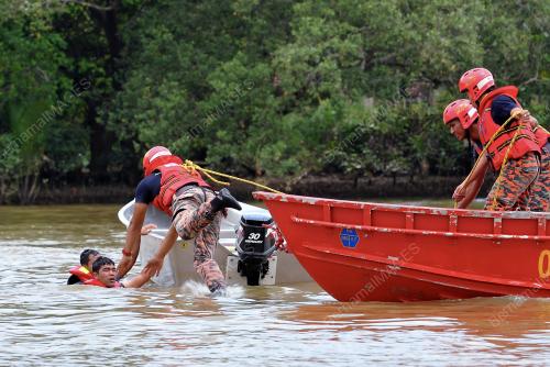 PH08_12112014_BANJIR