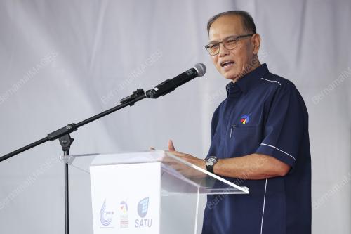 DATUK SERI WAN ROSDY WAN ISMAIL