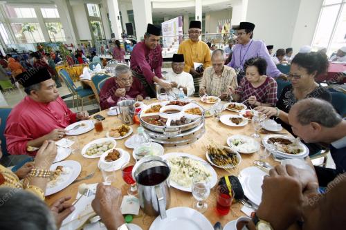 PH08_13092012_RAYA