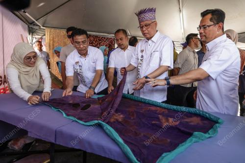 DATUK SERI ISMAIL SABRI YAAKOB