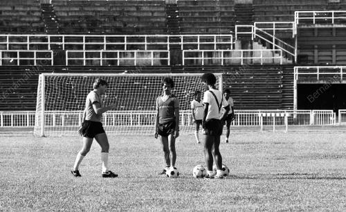 PH08_14072015_LATIHAN_BOLA