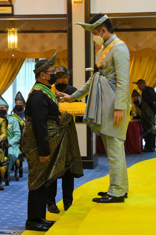 TENGKU HASSANAL IBRAHIM ALAM SHAH AL-SULTAN ABDULLAH 