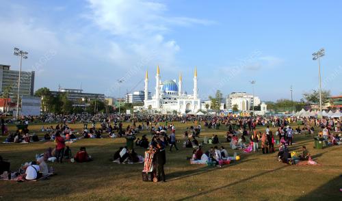 BERBUKA PUASA DI PADANG MBK 1
