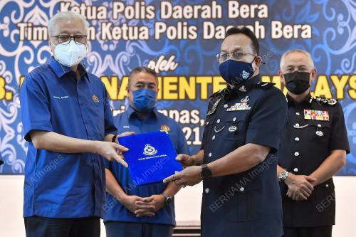 DATUK SERI ISMAIL SABRI YAAKOB