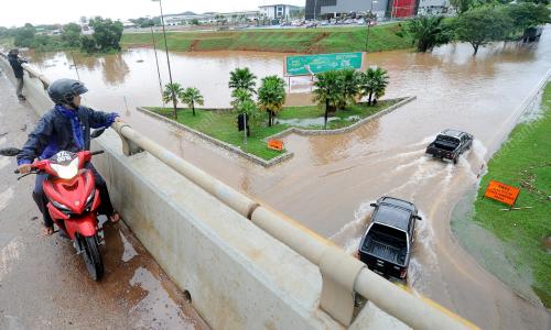 PH08_18112014_BANJIR