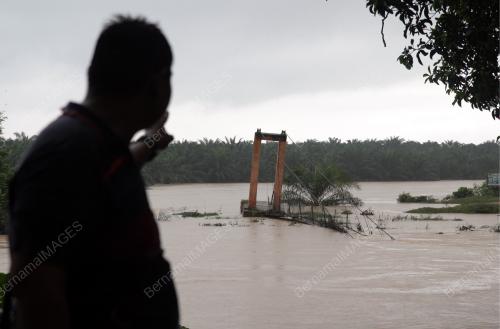 JAMBATAN GANTUNG ROSAK