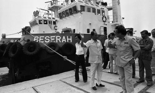PH08_19012015_HON_NYAN_PELABUHAN
