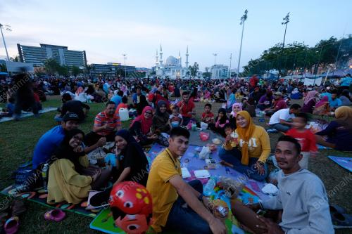 PH08_19052018_BERBUKA