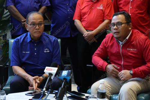 DATUK SERI WAN ROSDY WAN ISMAIL