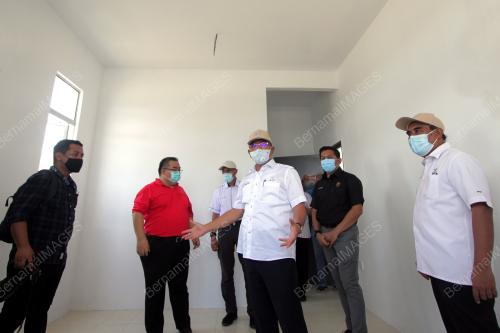 DATUK SERI WAN ROSDY WAN ISMAIL