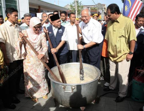 MOHD NAJIB TUN ABDUL RAZAK