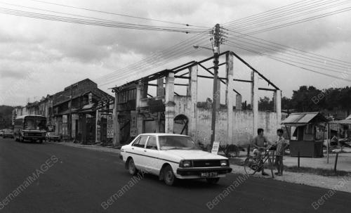 PH08_21092015_BANTUAN_KEBAKARAN