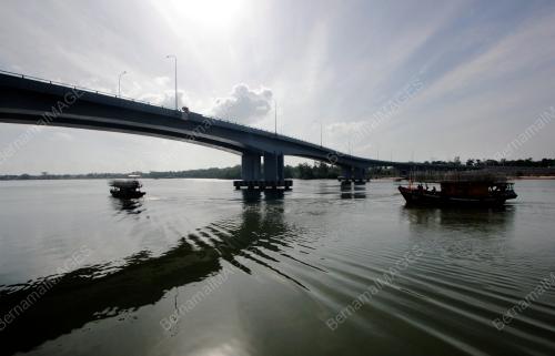 JAMBATAN PUTRA KINI DIBUKA