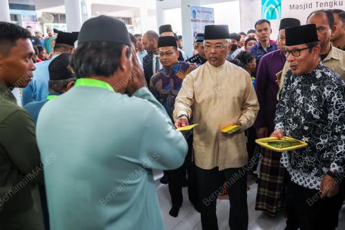 AL-SULTAN ABDULLAH RI'AYATUDDIN AL-MUSTAFA BILLAH SHAH