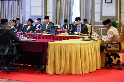 AL-SULTAN ABDULLAH RI'AYATUDDIN AL-MUSTAFA BILLAH SHAH
