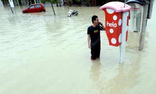 PH08_24122012_BANJIR
