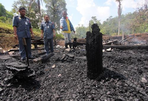 RUMAH TERBAKAR