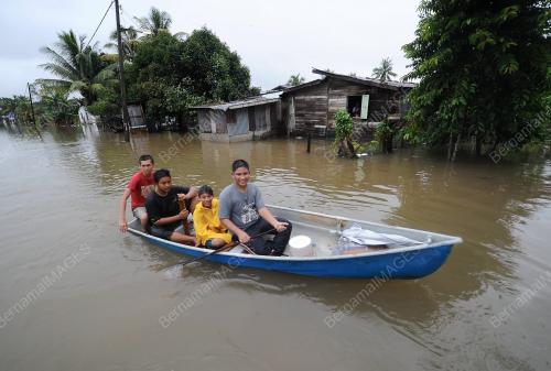 PH08_25122012_BANJIR