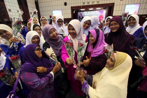 PH08_26102017_WANITA