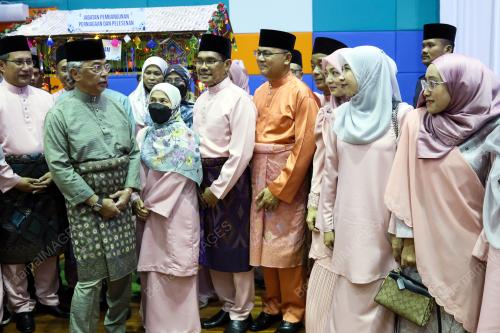 AL-SULTAN ABDULLAH RI'AYATUDDIN AL-MUSTAFA BILLAH SHAH