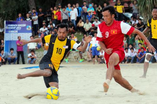 PH08_29102014_BOLA_PANTAI