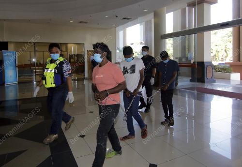 LANGGAR ARAHAN PERINTAH KAWALAN PERGERAKAN