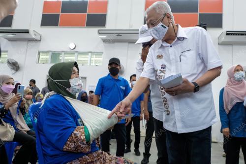 DATUK SERI ISMAIL SABRI YAAKOB