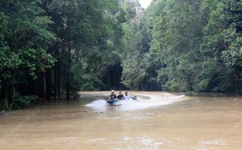 PH09_01022011_BANJIR