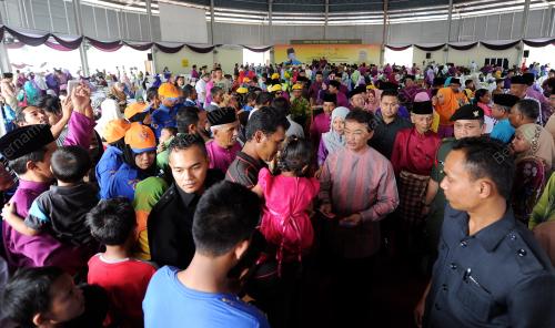 PH09_01082015_RAYA