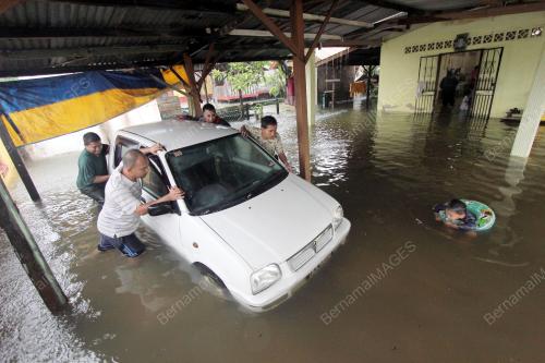PH09_03122013_BANJIR