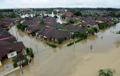 PH09_04122013_BANJIR