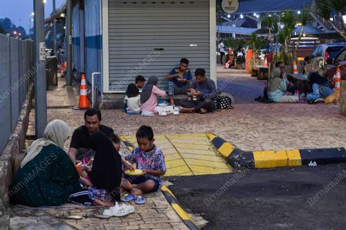 TINJAUAN ORANG BALIK KAMPUNG