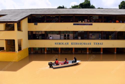 PH09_06012018_BANJIR