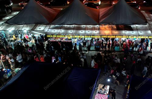 SUASANA BAZAR AIDILFITRI