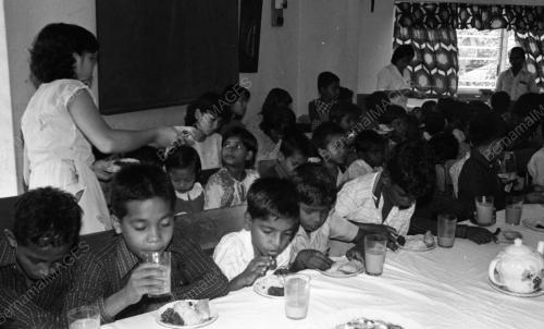 ANAK-ANAK YATIM