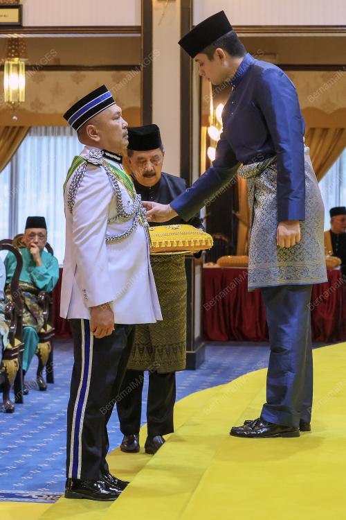 TENGKU HASSANAL IBRAHIM ALAM SHAH AL SULTAN ABDULLAH