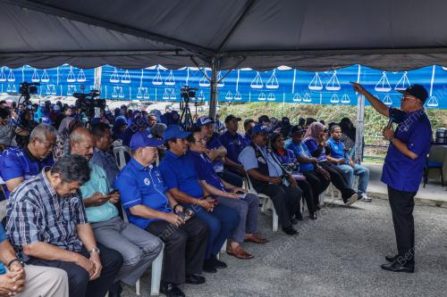 DATUK SERI WAN ROSDY WAN ISMAIL