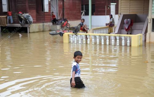 PH09_09122013_BANJIR