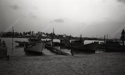 PH09_12012015_KAMPUNG_NELAYAN