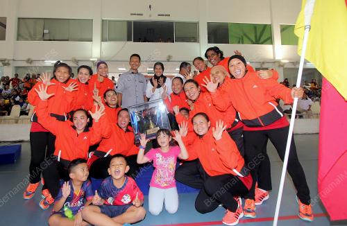 PH09_12042015_BOLA_JARING