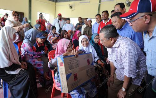 PH09_13012015_ISA_BANTUAN