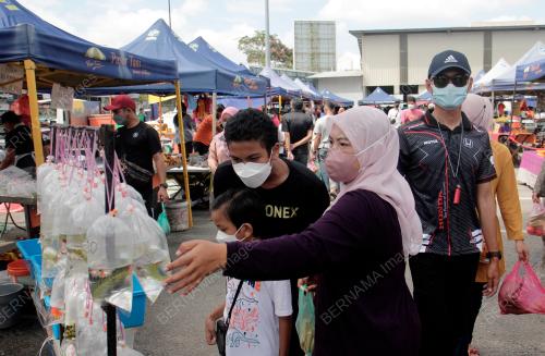 PENGUNJUNG PASAR TANI