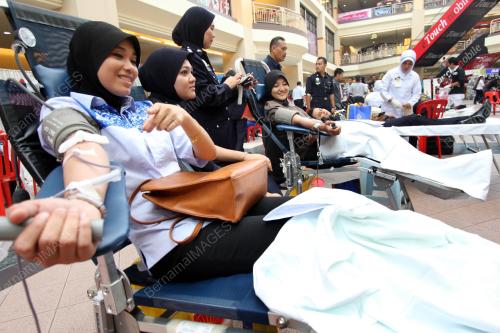 ANGGOTA PDRM DERMA DARAH