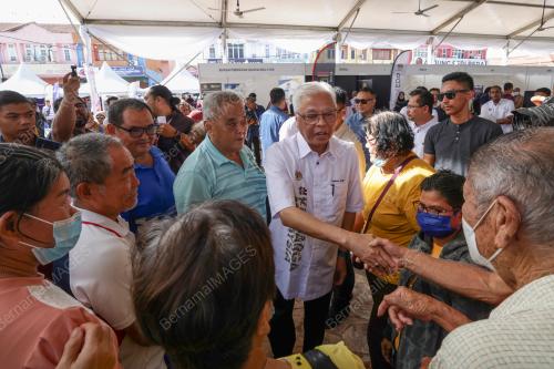 DATUK SERI ISMAIL SABRI YAAKOB