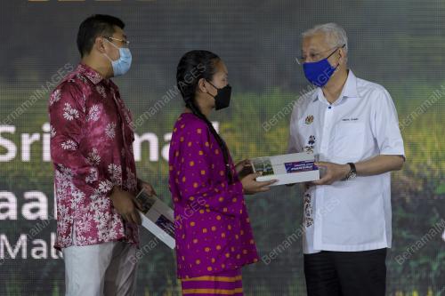 DATUK SERI ISMAIL SABRI YAAKOB