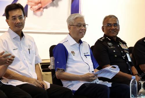 DATUK SERI ISMAIL SABRI YAAKOB
