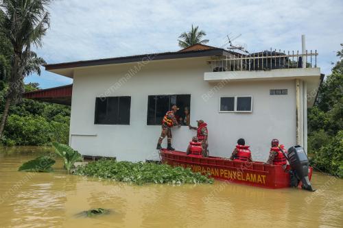 OPERASI MENYELAMAT MANGSA BANJIR