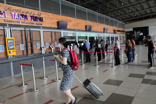 TINJAUAN KAUNTER JUALAN TIKET BAS