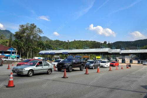 ALIRAN TRAFIK PLAZA TOL BENTONG