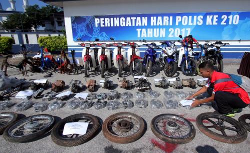 PH09_17102017_POLIS